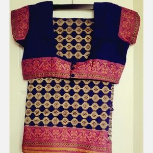 Saree with stitchef blouse